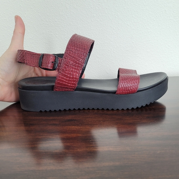 Snake Skin Platform Sandals V Leather Wide Straps Chunky Red Black Sz 39/9 - Picture 9 of 13